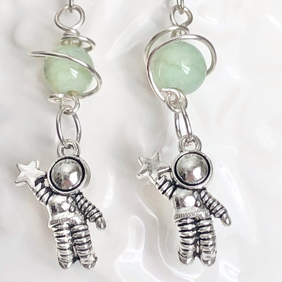 New Hand Wrapped Wire Silver Mint Green Planet Astronaut Star Space Earrings - Picture 2 of 14